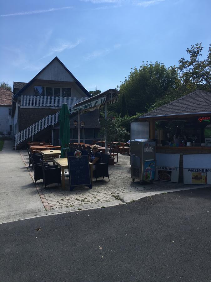 Piccolo Panzio Acomodação com café da manhã Balatonfenyves Exterior foto