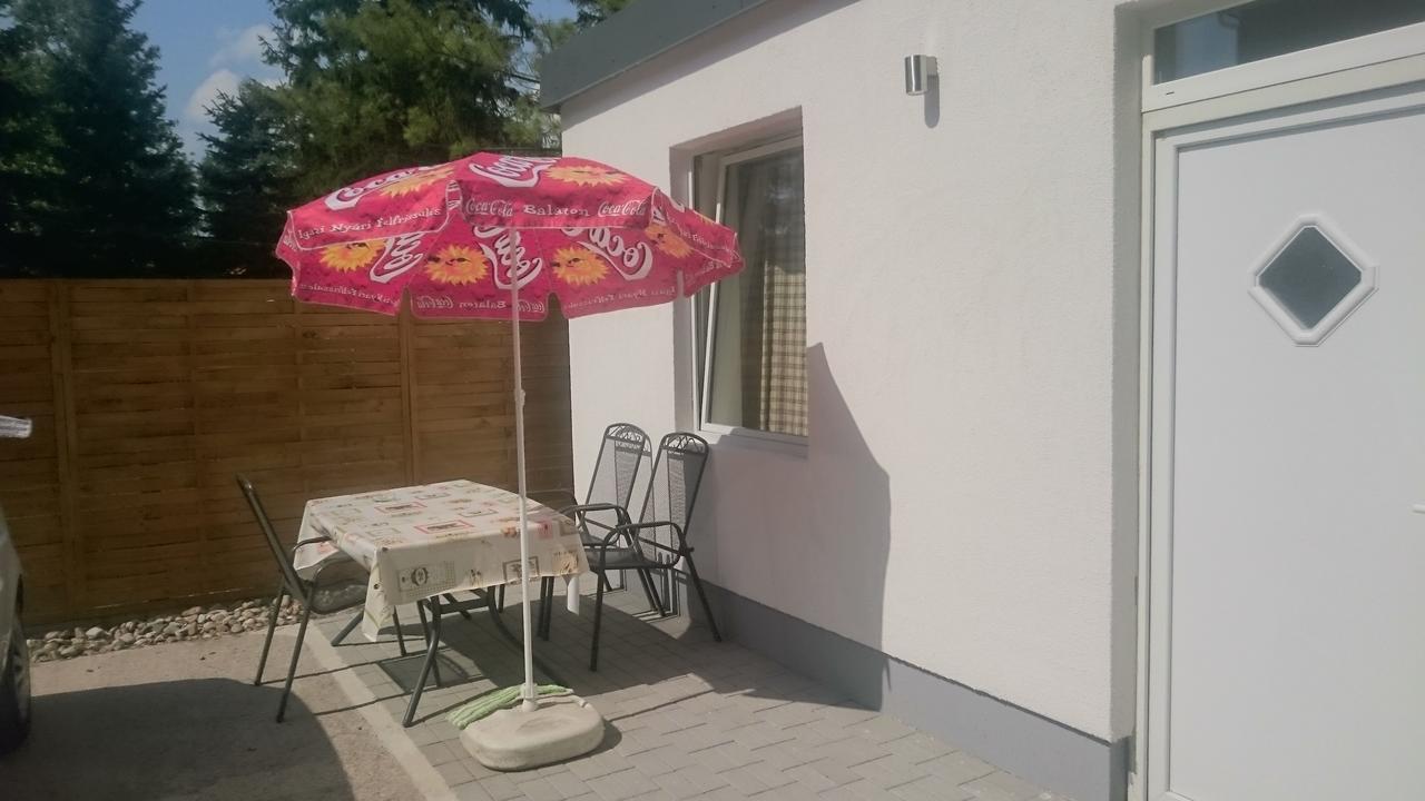 Piccolo Panzio Acomodação com café da manhã Balatonfenyves Exterior foto